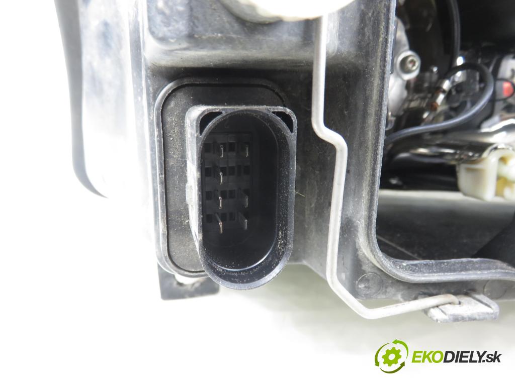 SEAT LEON (1M1) HB 2001 92,00 1.8 20V - AGN 1781,00 Svetlo PP 1M1941016