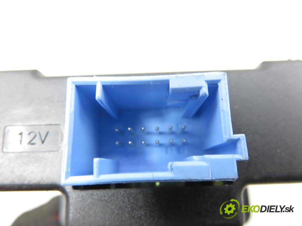 RENAULT ESPACE IV (JK0/1_) VAN 2005 85,00 1.9 dCi 116 - F9Q 820 1870,00 vypínač brzdy MANUÁLNY: 8200048590E