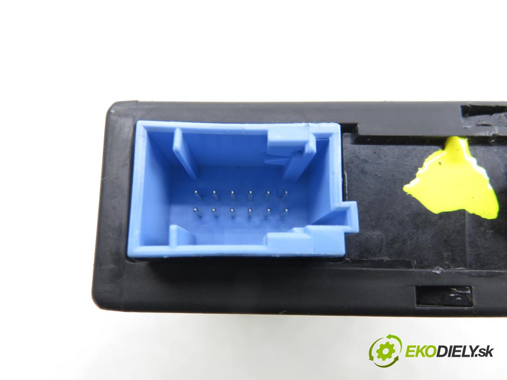 RENAULT ESPACE IV (JK0/1_) VAN 2005 85,00 1.9 dCi 116 - F9Q 820 1870,00 čítač KARTY: 8200224594