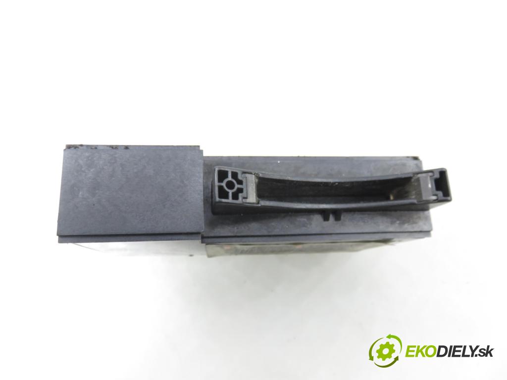 RENAULT ESPACE IV (JK0/1_) VAN 2005 85,00 1.9 dCi 116 - F9Q 820 1870,00 čítač KARTY: 8200224594