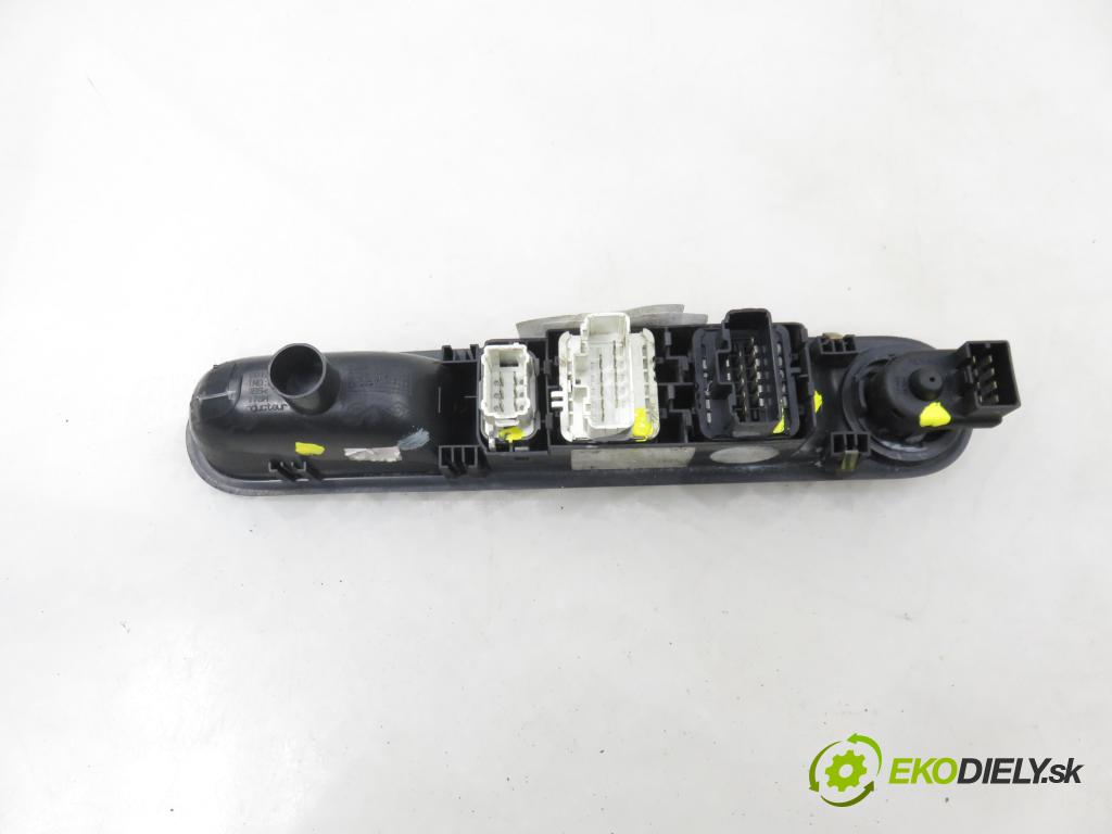 RENAULT ESPACE IV (JK0/1_) VAN 2005 85,00 1.9 dCi 116 - F9Q 820 1870,00 Panel ovládania okien