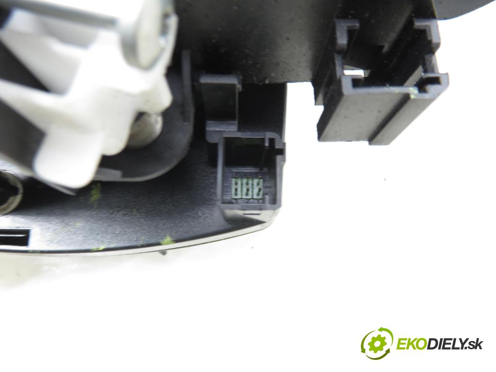 RENAULT ESPACE IV (JK0/1_) VAN 2005 85,00 1.9 dCi 116 - F9Q 820 1870,00 páčka/prepínač 8200260781A ; 8200012242