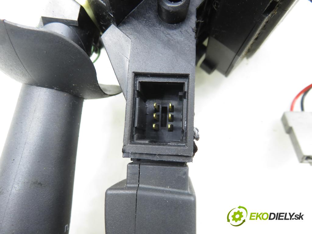 RENAULT ESPACE IV (JK0/1_) VAN 2005 85,00 1.9 dCi 116 - F9Q 820 1870,00 páčka/prepínač 8200260781A ; 8200012242