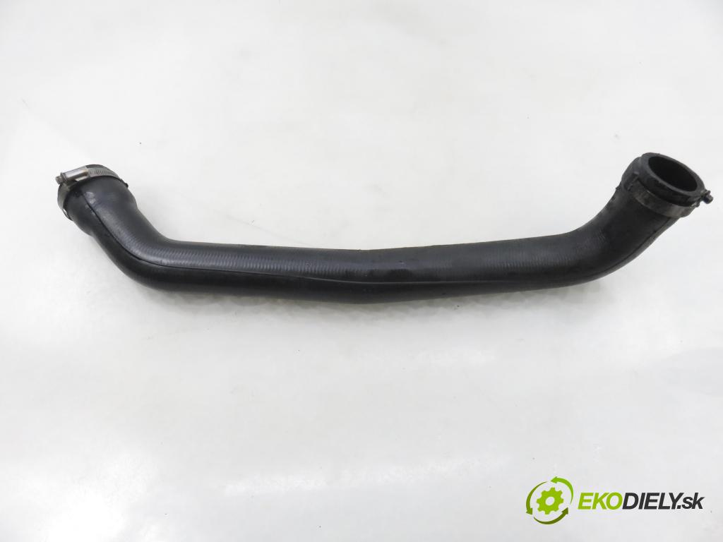 RENAULT TRAFIC II Autobus (JL) BUS 2002 74,00 1.9 dCI 100 (JL0C) - F9Q 760 1870,00 Rúra intercoolera turba 090820