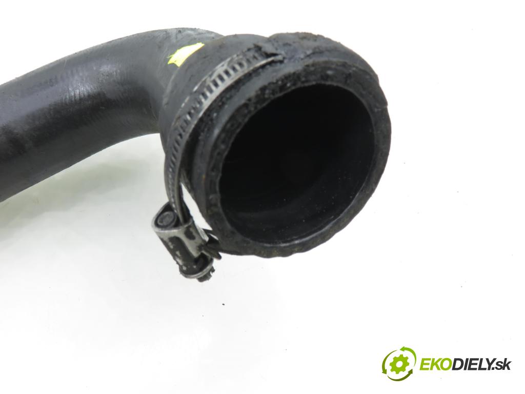 RENAULT TRAFIC II Autobus (JL) BUS 2002 74,00 1.9 dCI 100 (JL0C) - F9Q 760 1870,00 Rúra intercoolera turba 140081