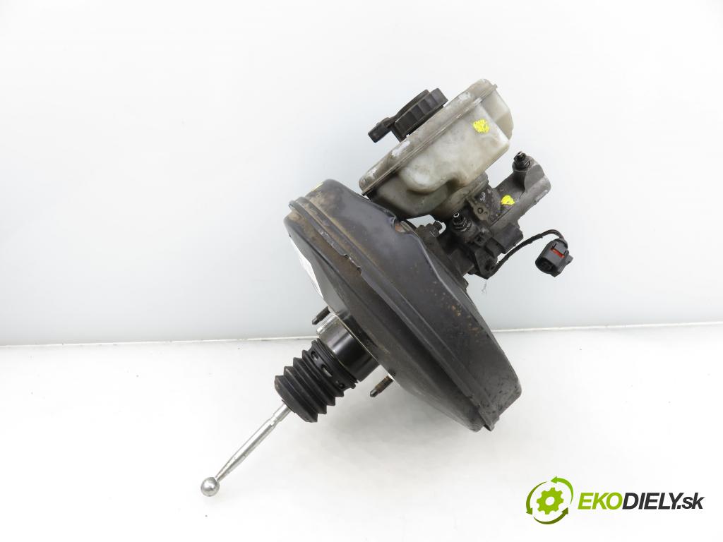 SKODA OCTAVIA II (1Z3) LIFTBACK 2008 77,00 1.9 TDI - BXE 1896,00 posilovač 1K1614105BH (Servočerpadlo)
