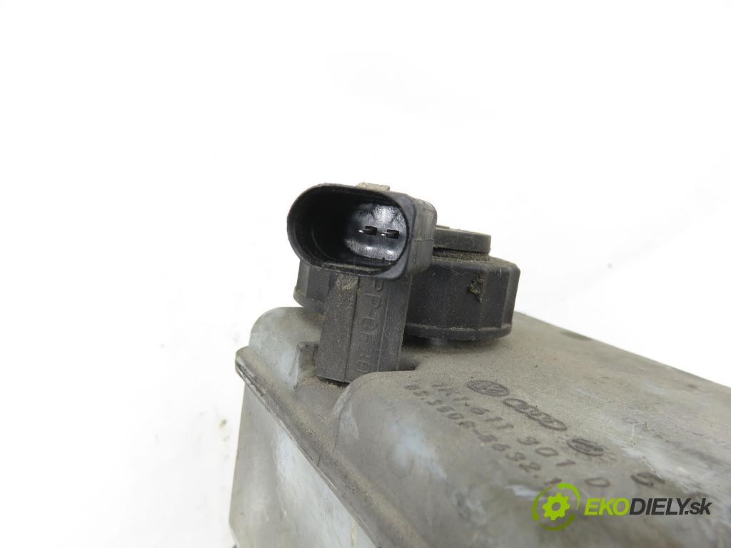 SKODA OCTAVIA II (1Z3) LIFTBACK 2008 77,00 1.9 TDI - BXE 1896,00 posilovač 1K1614105BH (Servočerpadlo)