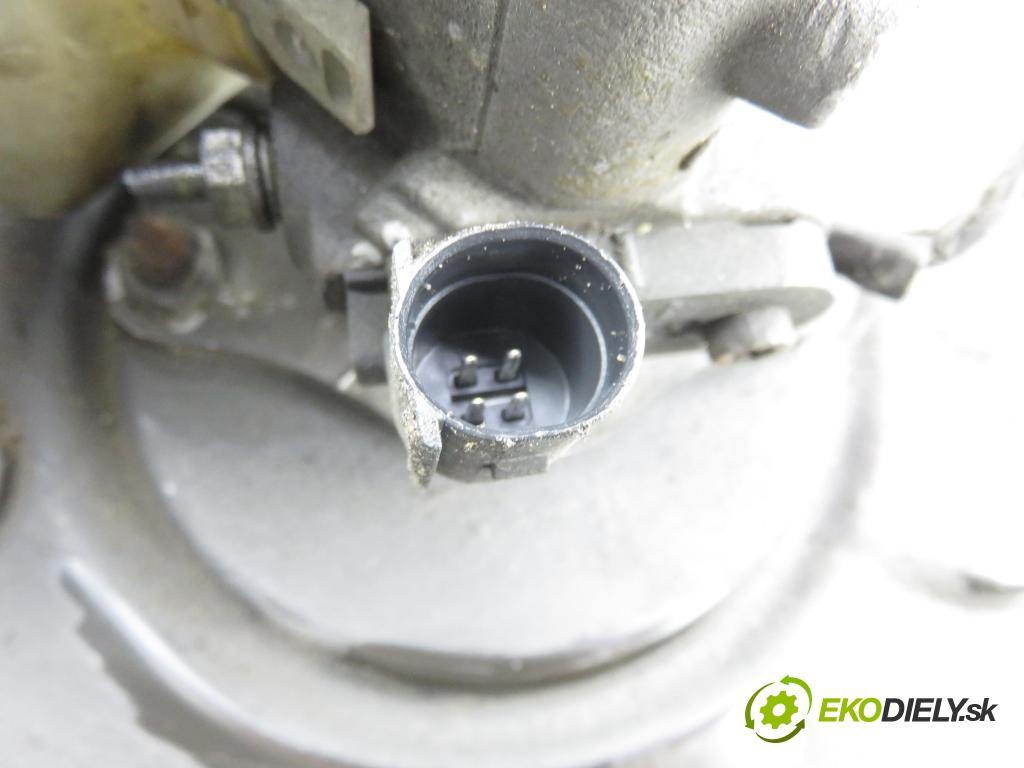 SKODA OCTAVIA II (1Z3) LIFTBACK 2008 77,00 1.9 TDI - BXE 1896,00 posilovač 1K1614105BH (Servočerpadlo)