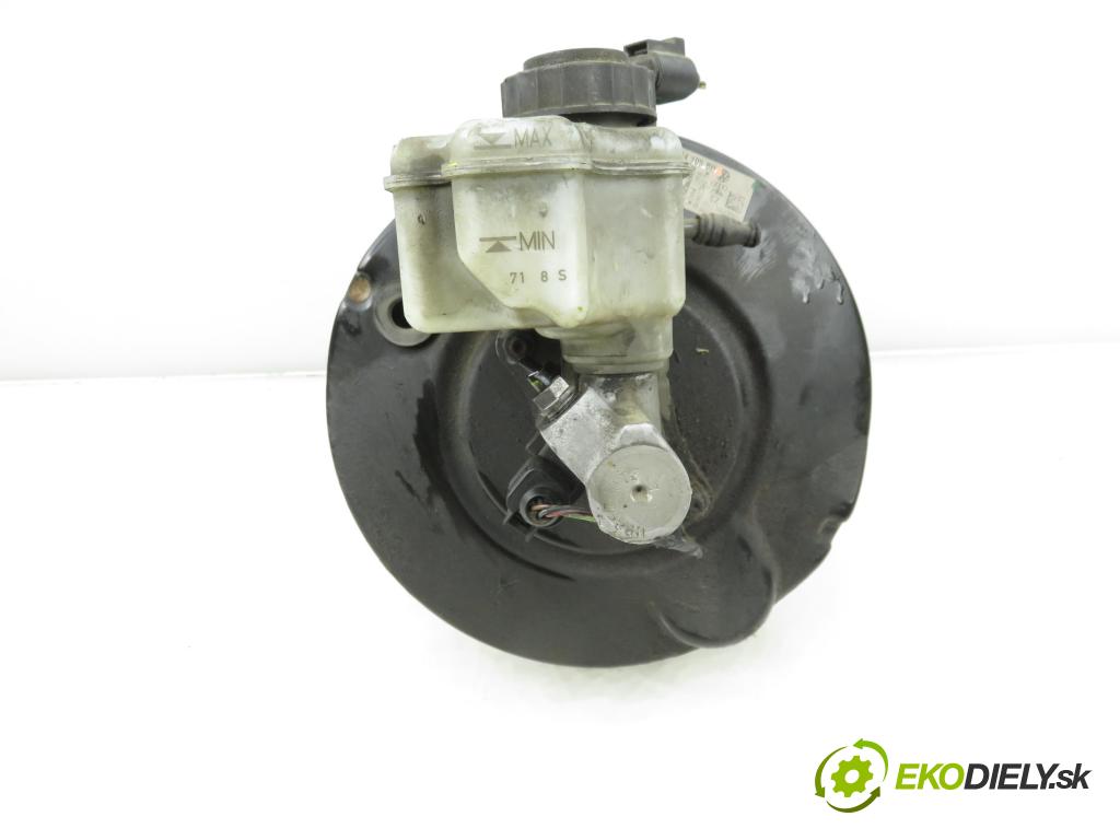 SKODA OCTAVIA II (1Z3) LIFTBACK 2008 77,00 1.9 TDI - BXE 1896,00 posilovač 1K1614105BH (Servočerpadlo)