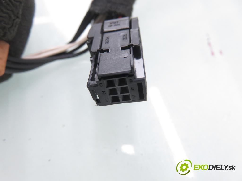 PEUGEOT 208 I (CA_, CC_) HB 2012 84,00 9HD (DV6C) 1560,00 Spätné zrkadlo