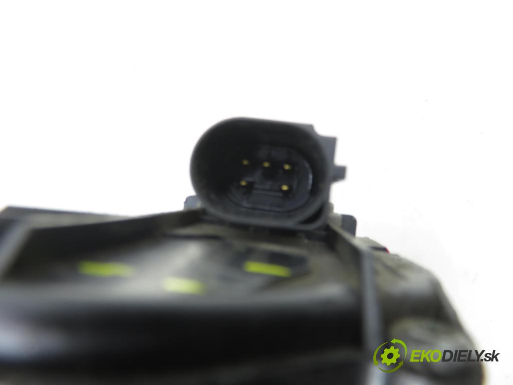 RENAULT SCENIC II (JM0/1_) MINIVAN 2006 96,00 1.9 dCi (JM15) - F9Q 804 1870,00 VENTIL EGR A2C53026301 ; 8200609274 ; 8200194323