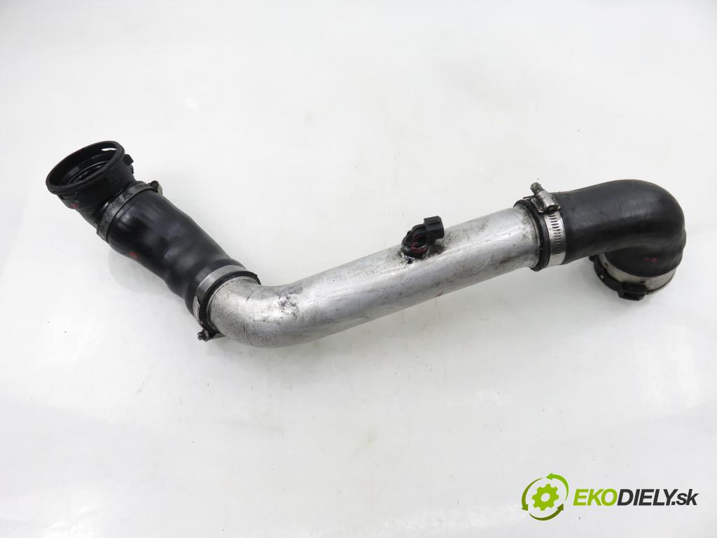 BMW 5 (E60) SEDAN 2005 0,00 530 d - M57 D30 (306D2) 2993,00 Rúra intercoolera turba 7793896