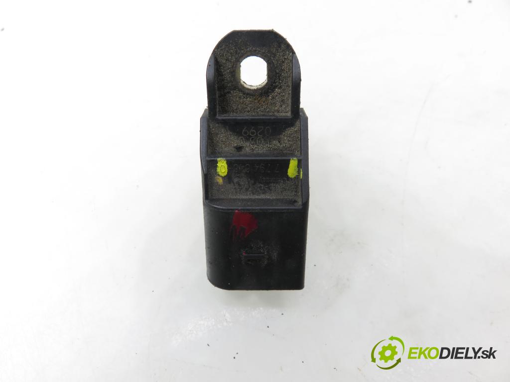 BMW 5 (E60) SEDAN 2005 0,00 530 d - M57 D30 (306D2) 2993,00 snímač polohy vačky VAČKOVÁ HŘÍDEL: 7794646