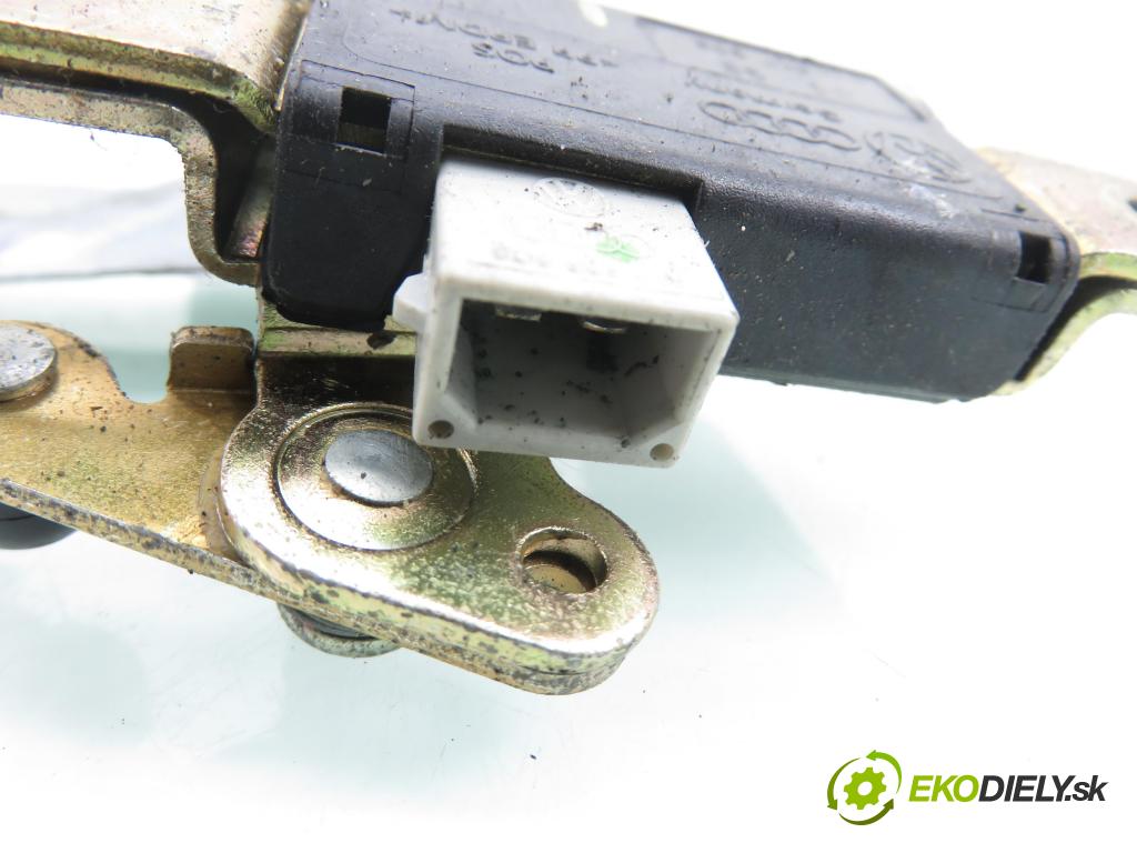 VW BORA (1J2) SEDAN 2000 66,00 1.9 TDI - AGR 1896,00 zámok dverí kufor EL. 1J5827425F ; 1J5827505C