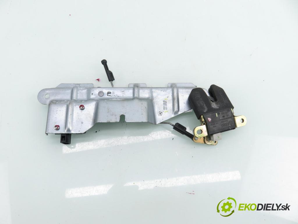 VW BORA (1J2) SEDAN 2000 66,00 1.9 TDI - AGR 1896,00 zámok dverí kufor EL. 1J5827425F ; 1J5827505C