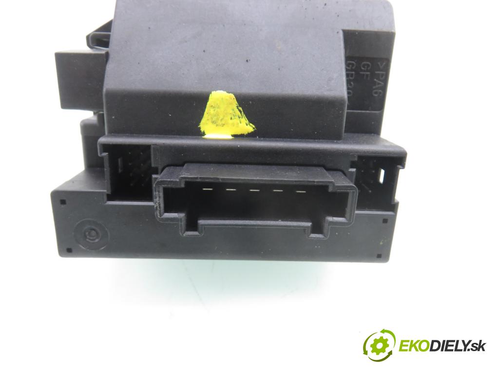 MERCEDES-BENZ KLASA B Sports Tourer (W245) HB 2007 80,00 B 180 CDI 109 - OM 640.940 1991,00 spinačka 1695451908 (Spínacia skrinka)