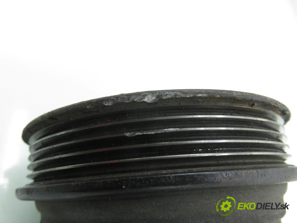 TOYOTA AVENSIS (_T22_) LIFTBACK 2001 81,00 2.0 D-4D (CDT220_) - 1CD-FTV 1995,00 KOMPRESOR: klimatizácie 4472203435 (Kompresor klimatizácie)