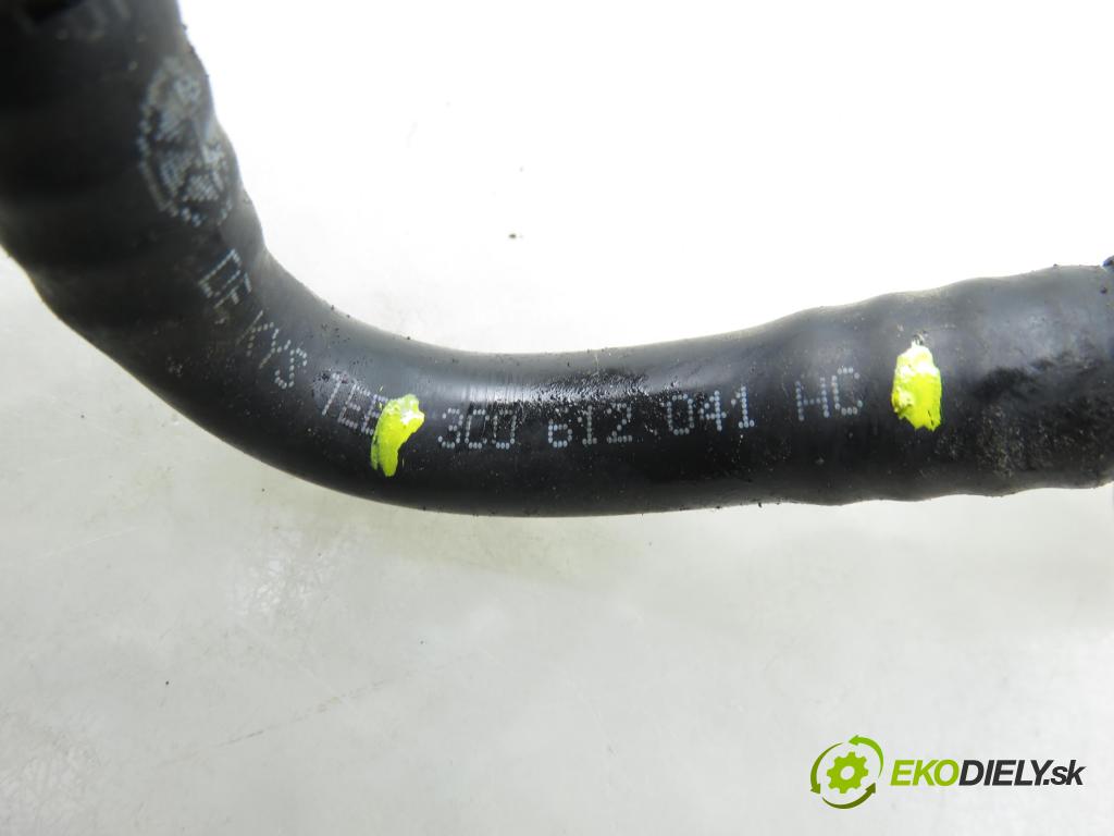 VW PASSAT B6 Variant (3C5) KOMBI 2006 103,00 2.0 TDI PD 8V 140 - BMP 1968,00 rúrka do serva 3C0612041AC ; 3C0611939A