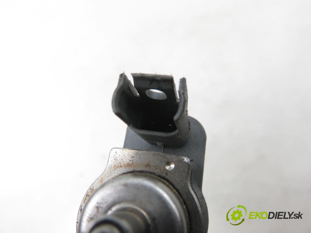 BMW 1 (E87) HB 2009 89,00 116 i - N43 B16 A 1599,00 vstrekovač 7589048 (Vstrekovač paliva)