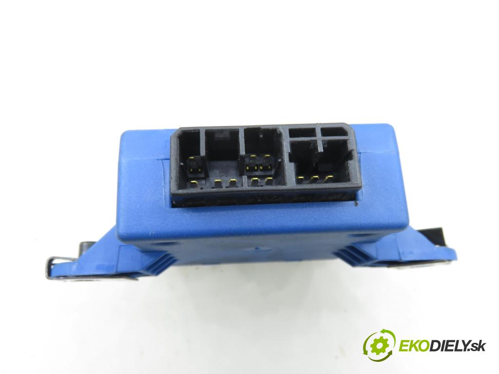 ALFA ROMEO 156 Sportwagon (932_) KOMBI 2004 110,00 1.9 JTD 16V Q4 - 937 A5.000 1910,00 spinačka 05521B365 ; 60673131 (Spínacia skrinka)