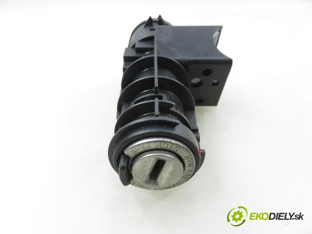 ALFA ROMEO 156 Sportwagon (932_) KOMBI 2004 110,00 1.9 JTD 16V Q4 - 937 A5.000 1910,00 spinačka 05521B365 ; 60673131 (Spínacia skrinka)