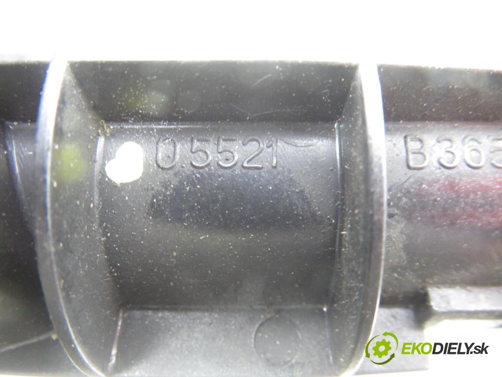 ALFA ROMEO 156 Sportwagon (932_) KOMBI 2004 110,00 1.9 JTD 16V Q4 - 937 A5.000 1910,00 spinačka 05521B365 ; 60673131 (Spínacia skrinka)