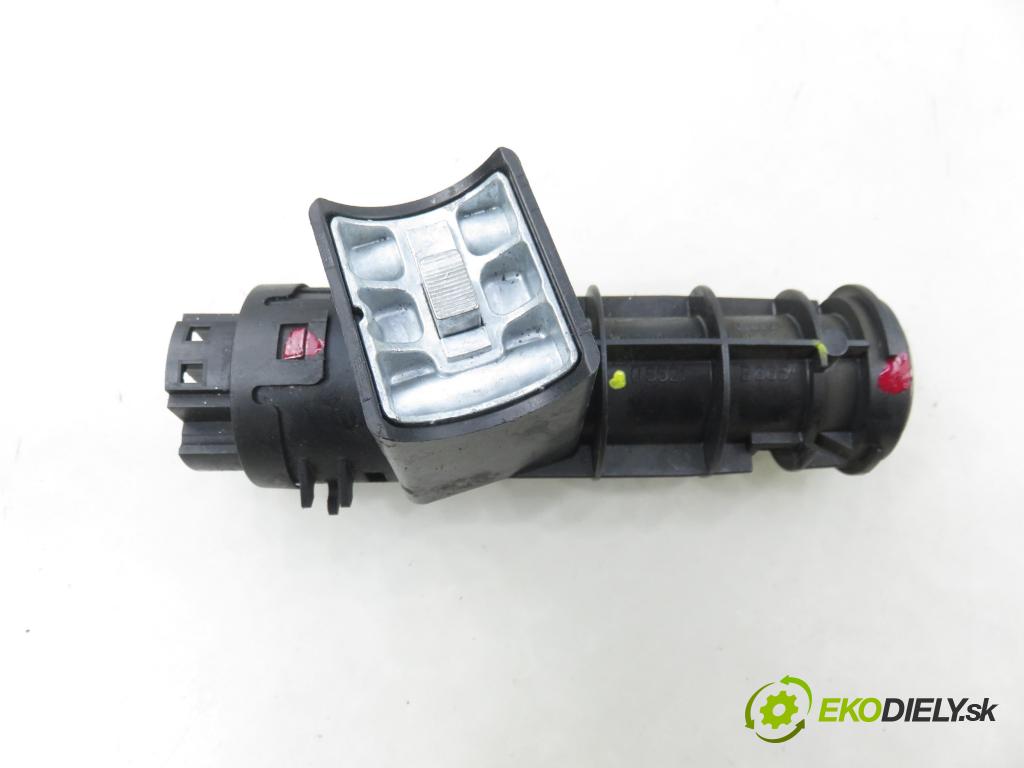 ALFA ROMEO 156 Sportwagon (932_) KOMBI 2004 110,00 1.9 JTD 16V Q4 - 937 A5.000 1910,00 spinačka 05521B365 ; 60673131 (Spínacia skrinka)