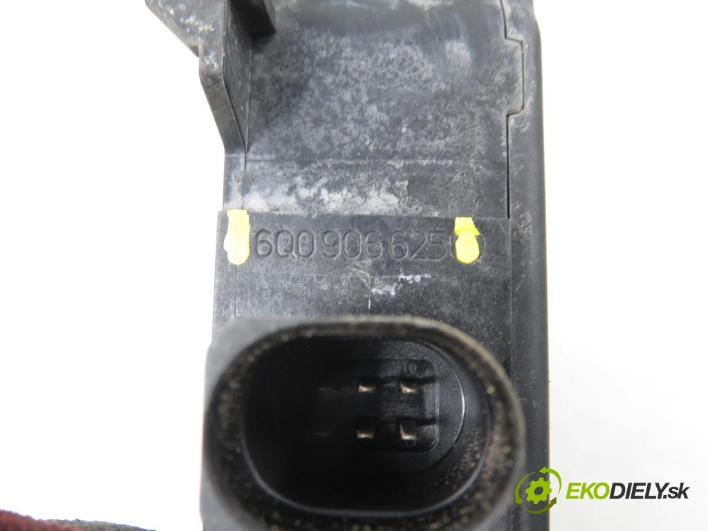 VW GOLF V (1K1) HB 2004 77,00 1.9 TDI PD 105 - BKC 1896,00 VENTIL: magnetický 6Q0906625