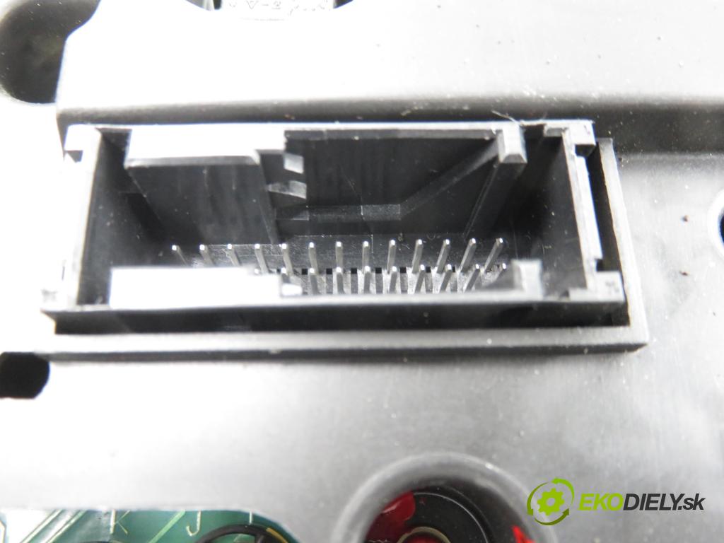 TOYOTA AVENSIS (_T22_) LIFTBACK 2001 81,00 2.0 D-4D (CDT220_) - 1CD-FTV 1995,00 prístrojovka elektrický 8380005460