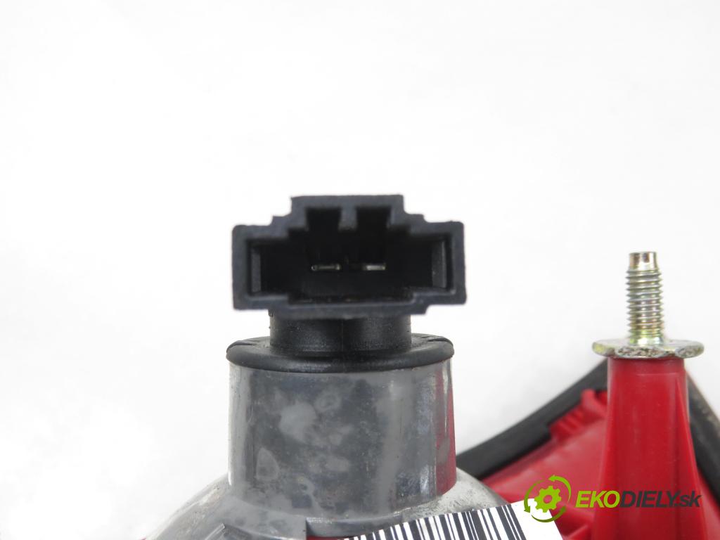 VW GOLF V (1K1) HB 2004 77,00 1.9 TDI PD 105 - BKC 1896,00 Svetlo pravé zadné kufor 1K6945094F