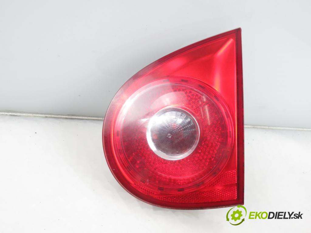 VW GOLF V (1K1) HB 2004 77,00 1.9 TDI PD 105 - BKC 1896,00 Svetlo pravé zadné kufor 1K6945094F