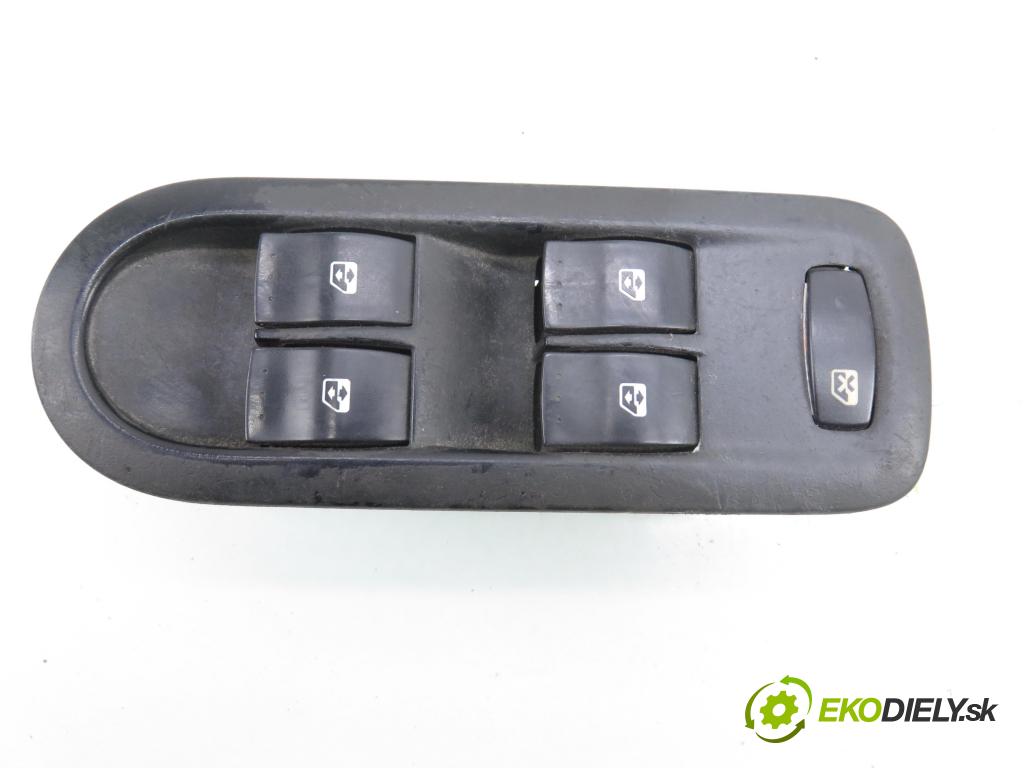 RENAULT MEGANE II Kombi (KM0/1_) KOMBI 2006 78,00 1.5 dCi 106 - K9K 732 1461,00 Panel ovládania okien 8200160603