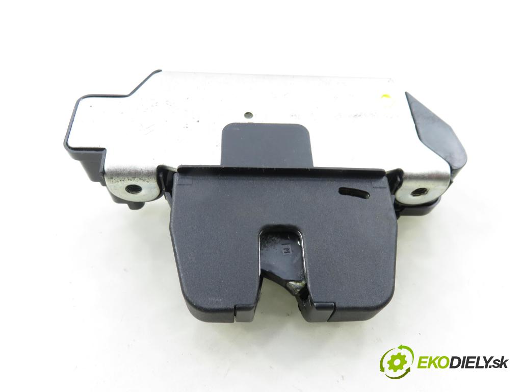 PEUGEOT 208 I (CA_, CC_) HB 2012 84,00 9HD (DV6C) 1560,00 zámok dverí kufor EL. 9684648690