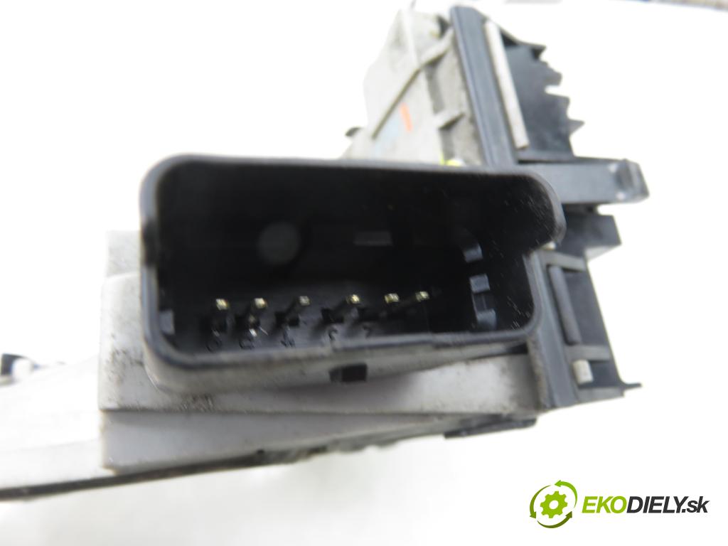 PEUGEOT 208 I (CA_, CC_) HB 2012 84,00 9HD (DV6C) 1560,00 zámok 9688081080