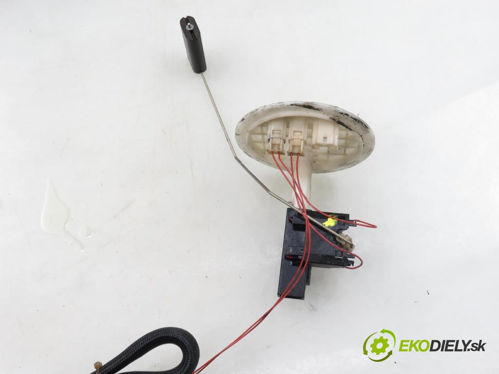 VOLVO V70 II SW (285) KOMBI 2003 96,00 2.4 D 131 2401,00 Pumpa paliva 30648569