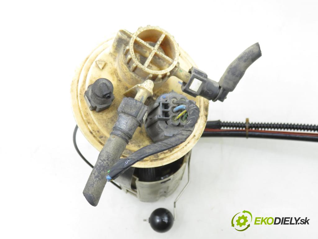 VOLVO V70 II SW (285) KOMBI 2003 96,00 2.4 D 131 2401,00 Pumpa paliva 30648569