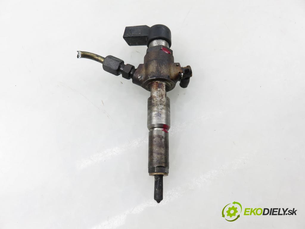 CITROEN C2 (JM_) HB 2006 50,00 1.4 HDi 68 8V - 8HZ 1398,00 vstrekovač 9654551080 (Vstrekovač paliva)