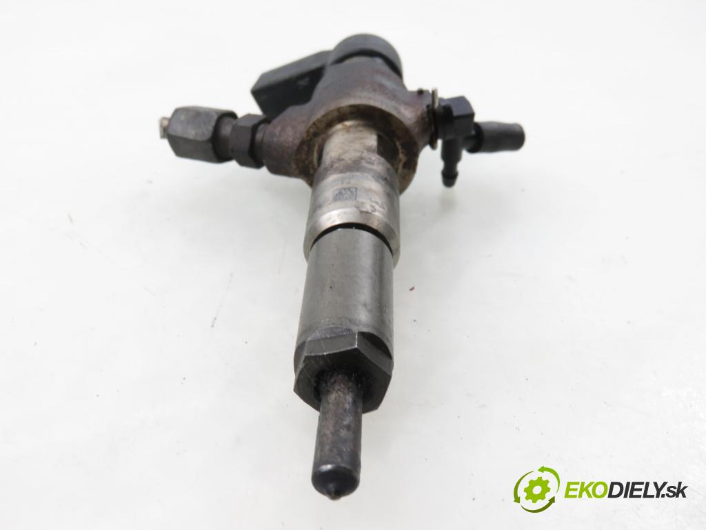 CITROEN C2 (JM_) HB 2006 50,00 1.4 HDi 68 8V - 8HZ 1398,00 vstrekovač 9654551080 (Vstrekovač paliva)