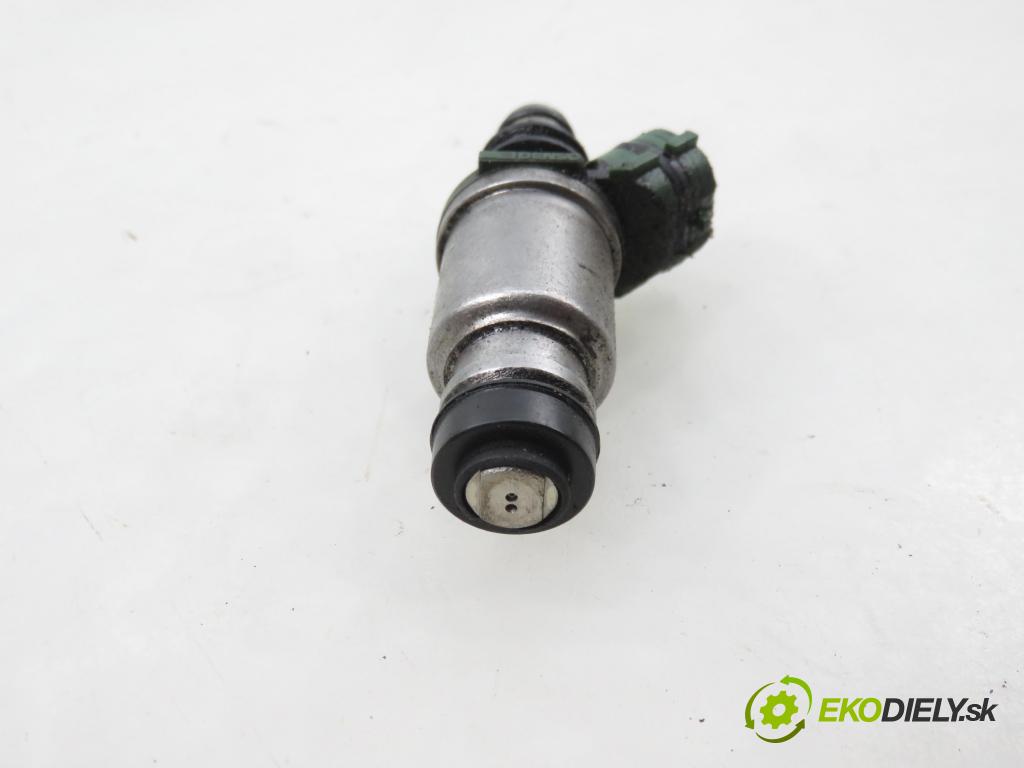 TOYOTA RAV 4 I (_A1_) SUV 1994 95,00 2.0 4WD - 3S-FE 1998,00 vstrekovač 2325074100 (Vstrekovač paliva)