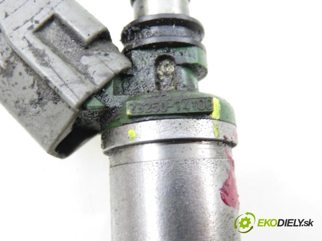 TOYOTA RAV 4 I (_A1_) SUV 1994 95,00 2.0 4WD - 3S-FE 1998,00 vstrekovač 2325074100 (Vstrekovač paliva)