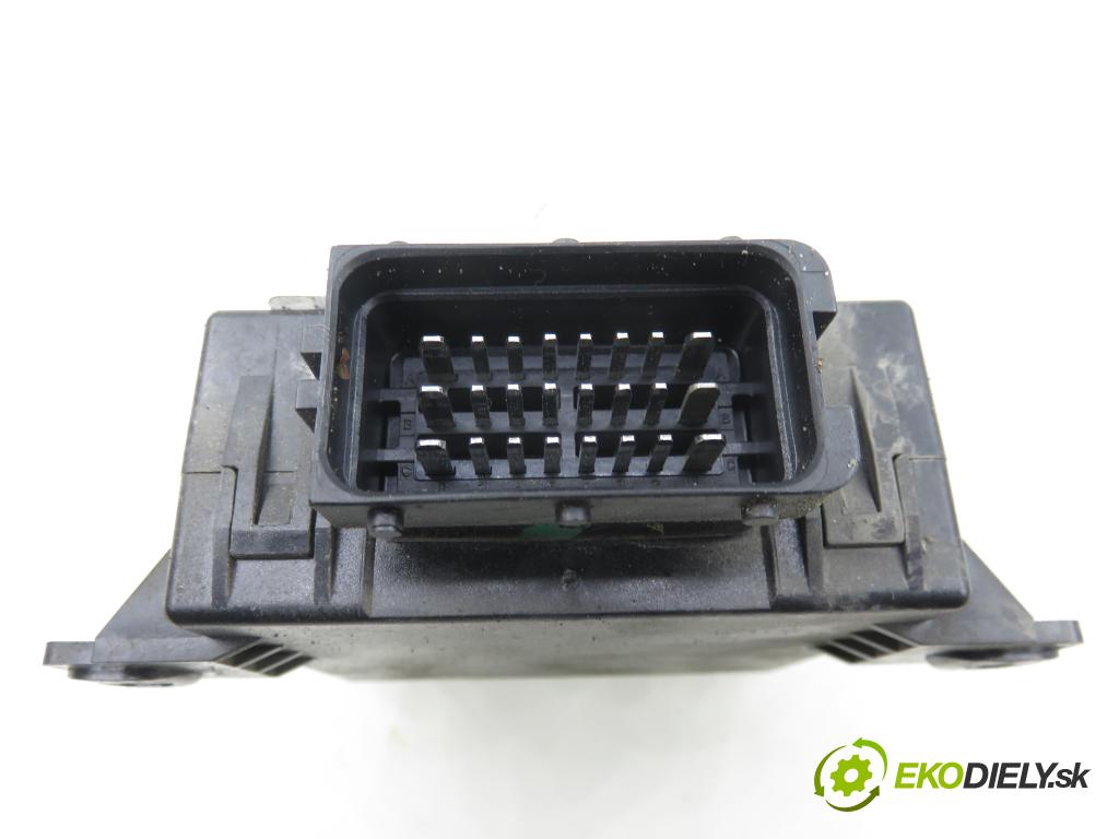 ALFA ROMEO 156 Sportwagon (932_) KOMBI 2004 110,00 1.9 JTD 16V Q4 - 937 A5.000 1910,00 riadiaca jednotka / MODUL INNE: 46792175