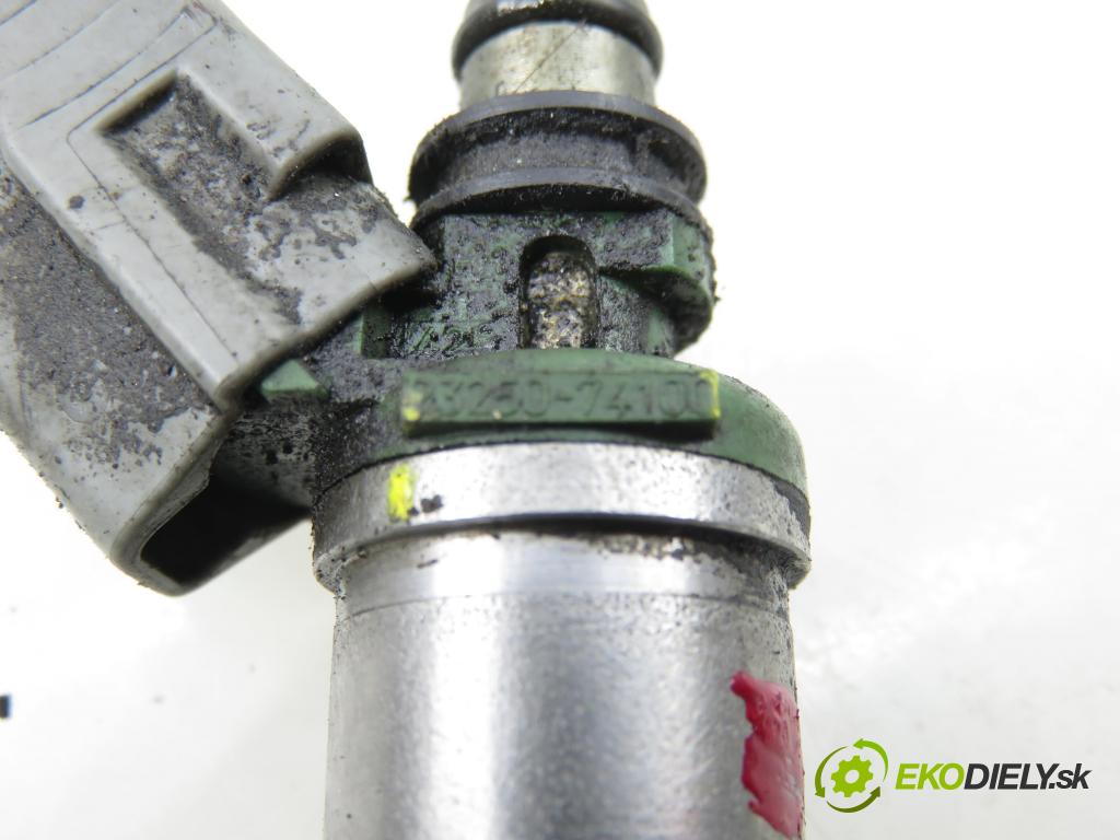 TOYOTA RAV 4 I (_A1_) SUV 1994 95,00 2.0 4WD - 3S-FE 1998,00 vstrekovač 2325074100 (Vstrekovač paliva)