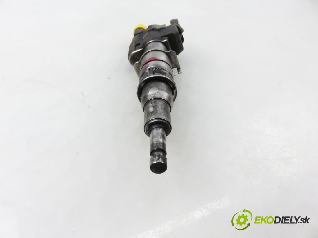 BMW 1 (E87) HB 2009 89,00 116 i - N43 B16 A 1599,00 vstrekovač 7589048 (Vstrekovač paliva)