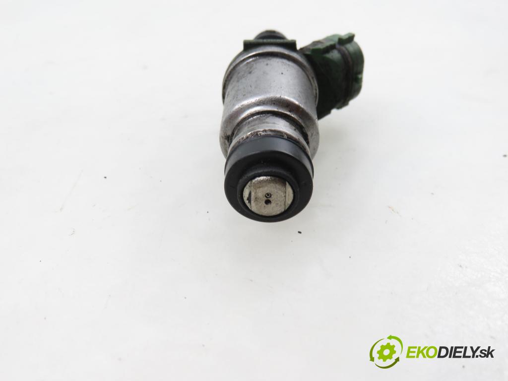 TOYOTA RAV 4 I (_A1_) SUV 1994 95,00 2.0 4WD - 3S-FE 1998,00 vstřikovač 2325074100 (Vstřikovač paliva)