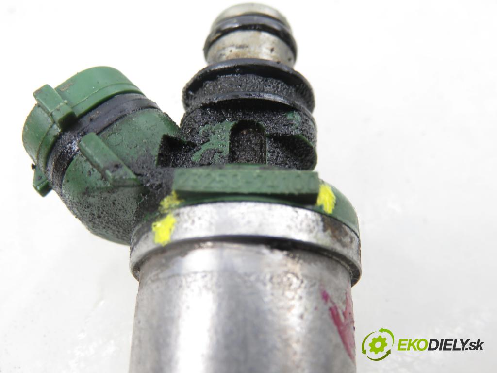 TOYOTA RAV 4 I (_A1_) SUV 1994 95,00 2.0 4WD - 3S-FE 1998,00 vstřikovač 2325074100 (Vstřikovač paliva)