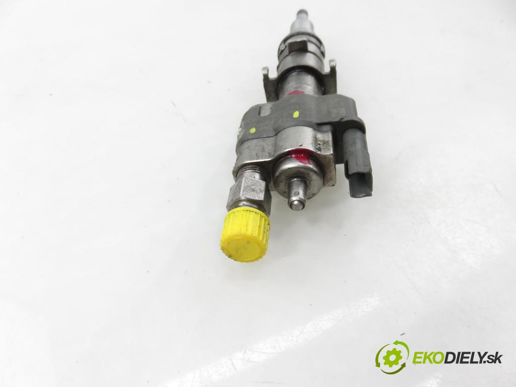 BMW 1 (E87) HB 2009 89,00 116 i - N43 B16 A 1599,00 vstrekovač 7589048 (Vstrekovač paliva)