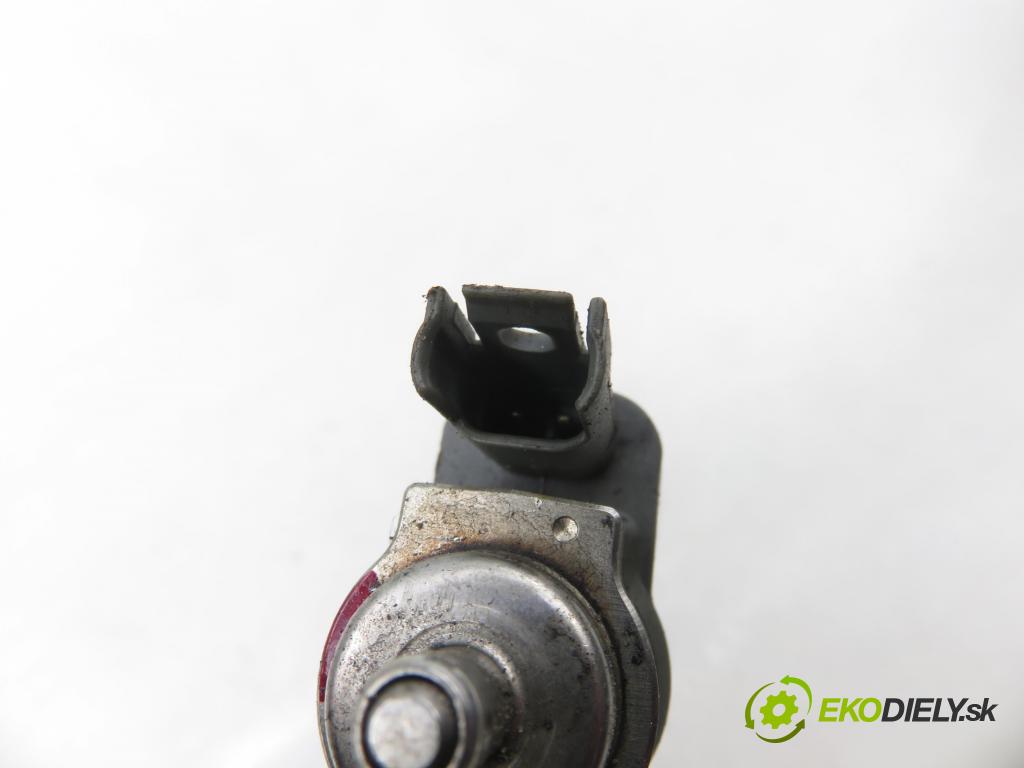 BMW 1 (E87) HB 2009 89,00 116 i - N43 B16 A 1599,00 vstrekovač 7589048 (Vstrekovač paliva)