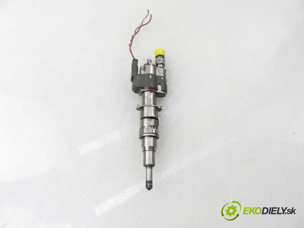 BMW 1 (E87) HB 2009 89,00 116 i - N43 B16 A 1599,00 vstrekovač 7589048 (Vstrekovač paliva)