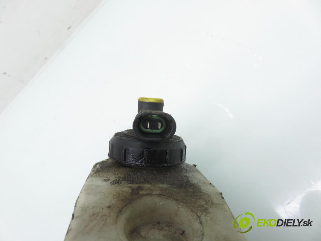 RENAULT SCENIC I (JA0/1_) MINIVAN 2002 75,00 1.9 dCi 102 - F9Q 732 1870,00 posilovač 8200069904A ; 03786420014 (Servočerpadlo)