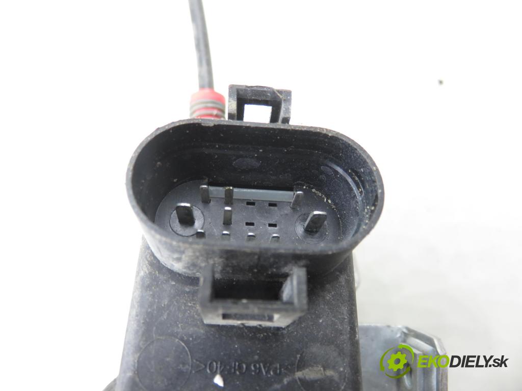 VW TRANSPORTER IV Autobus (70XB, 70XC, 7DB, 7DW, 7DK) BUS 2001 75,00 2.5 TDI - AYC 2461,00 Mechanizmus okien 7D0959801C ; 7D0837501B